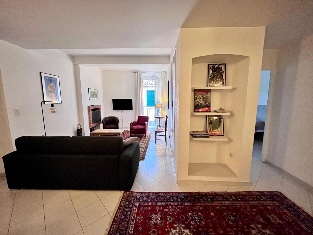 Appartement Spacieux En Face Du Port Calvi  Exteriör bild