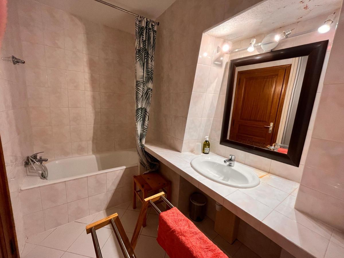 Appartement Spacieux En Face Du Port Calvi  Exteriör bild