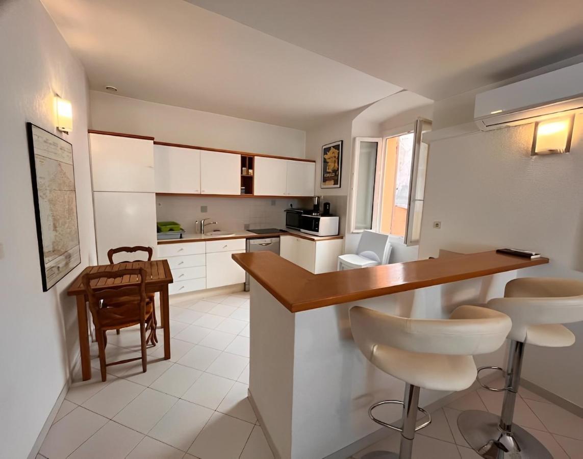 Appartement Spacieux En Face Du Port Calvi  Exteriör bild